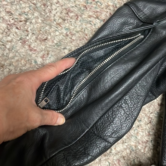 Vintage leather motorcycle jacket - Picture 4 of 14